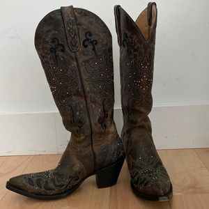 Cowboy boots. 100% leather